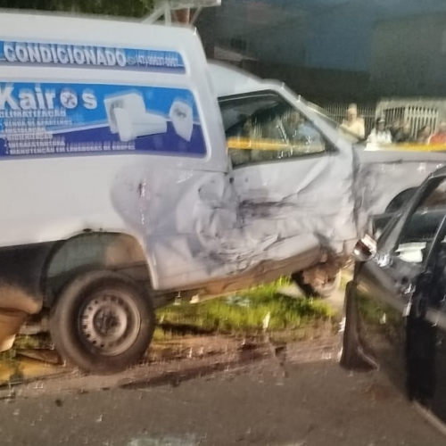 Colisão entre dois veículos mobiliza equipes de resgate em Itajaí