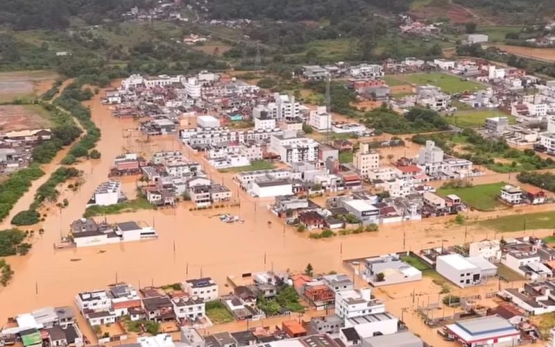 Itapema e Camboriú decretam situação de emergência devido às fortes chuvas