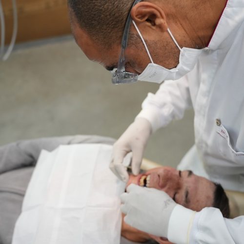Prefeitura de Penha entregou mais de 80 próteses dentárias no último mês